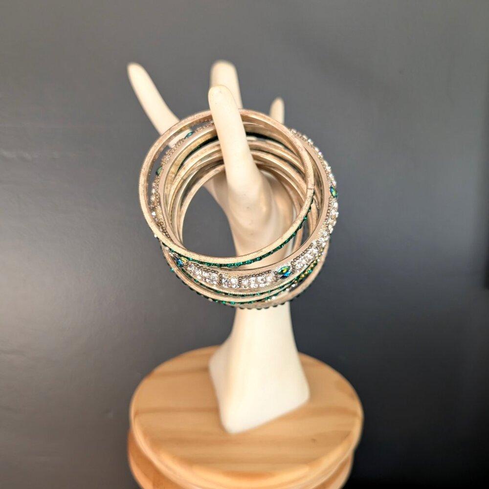 Bundle of 8 green, gold and clear sparkly beaded stacking bangles - Picture 2 of 9